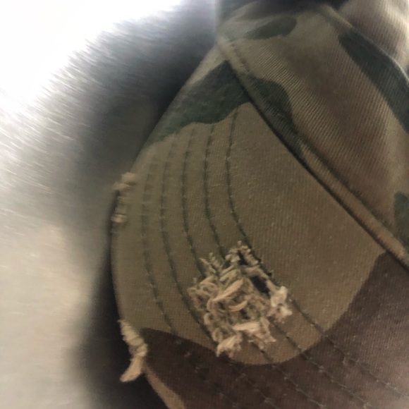 Camo Women’s hat - Picture 3 of 5